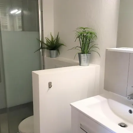 Renove Pres Du Centre Et De La Avec Parking Et Mezzanine - Fr-1-4-594 * Saint-Jean-de-Luz