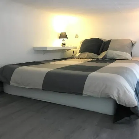 Renove Pres Du Centre Et De La Avec Parking Et Mezzanine - Fr-1-4-594 *