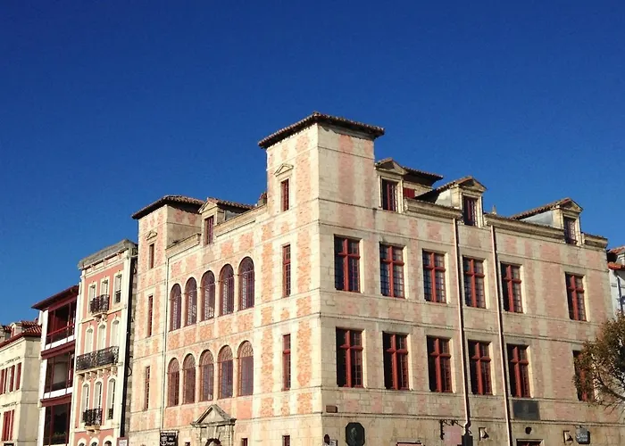 Renove Pres Du Centre Et De La Avec Parking Et Mezzanine - Fr-1-4-594 *